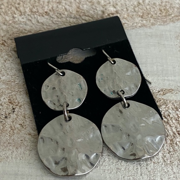 Silver Tone Hammered Design Dangle Double Disk Pierced Earrings. - Picture 5 of 5